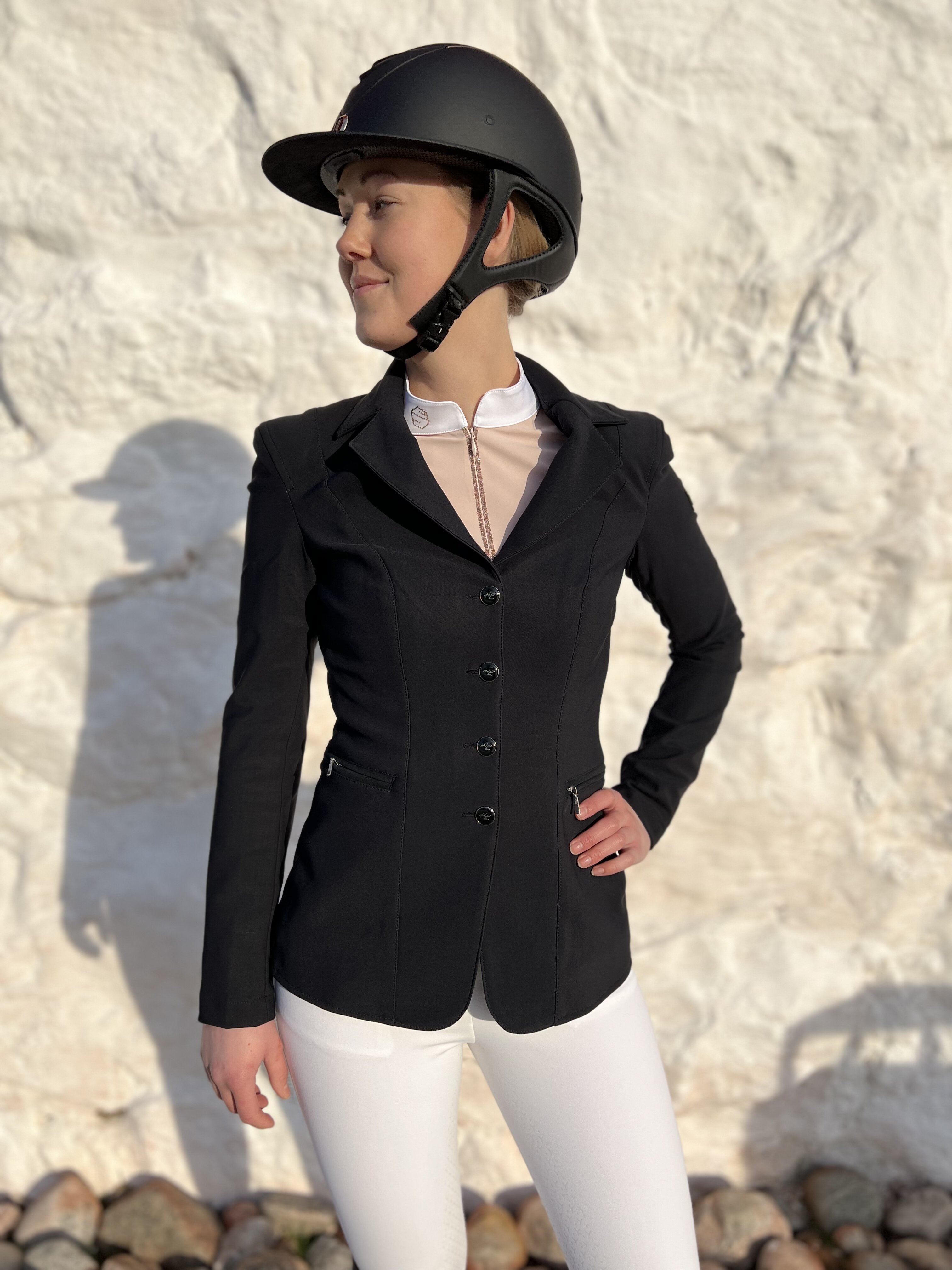 https://www.hogstafoderbutik.se/pub_docs/files/ShoppaOutfits/image00026.jpeg
